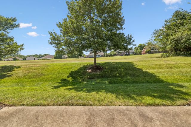 143 Village Cir, Lebanon, TN 37087