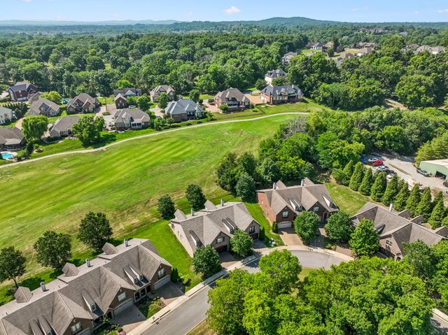 143 Village Cir, Lebanon, TN 37087