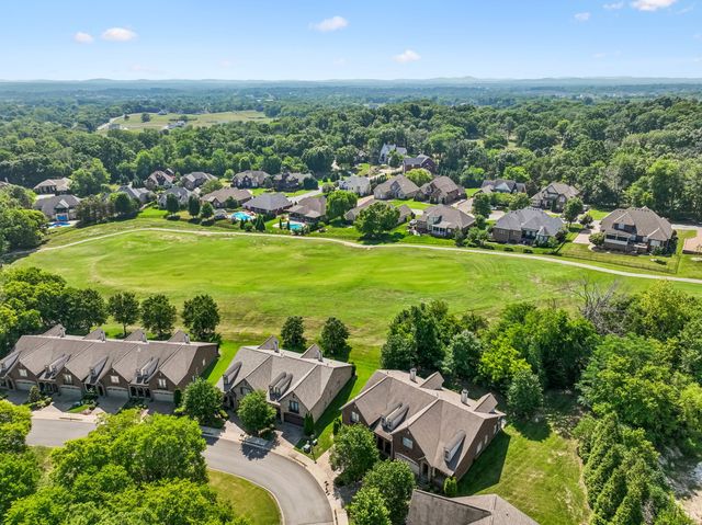 143 Village Cir, Lebanon, TN 37087