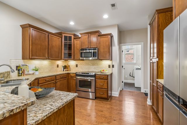 143 Village Cir, Lebanon, TN 37087