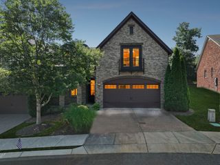 143 Village Cir, Lebanon, TN 37087