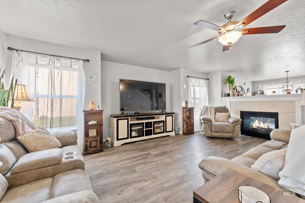 675 SW Nugget, Mountain Home, ID 83647 photo 4