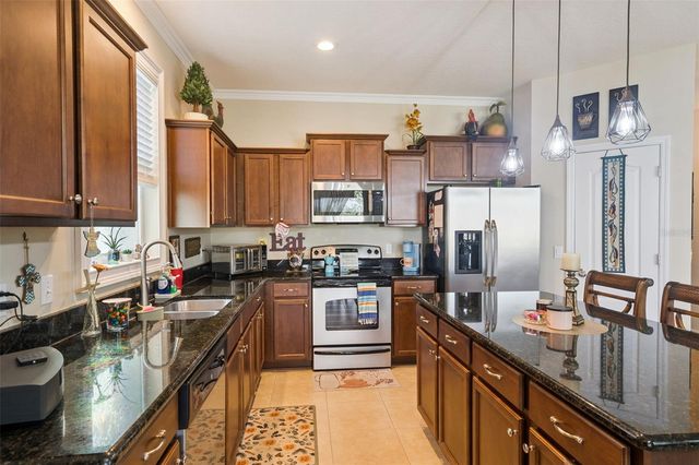 706 BAREFOOT BAY LOOP, Groveland, FL 34736