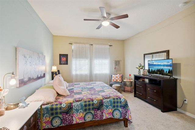 706 BAREFOOT BAY LOOP, Groveland, FL 34736