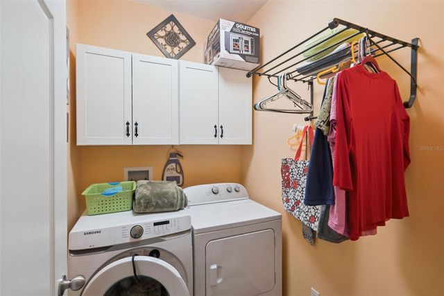 706 BAREFOOT BAY LOOP, Groveland, FL 34736