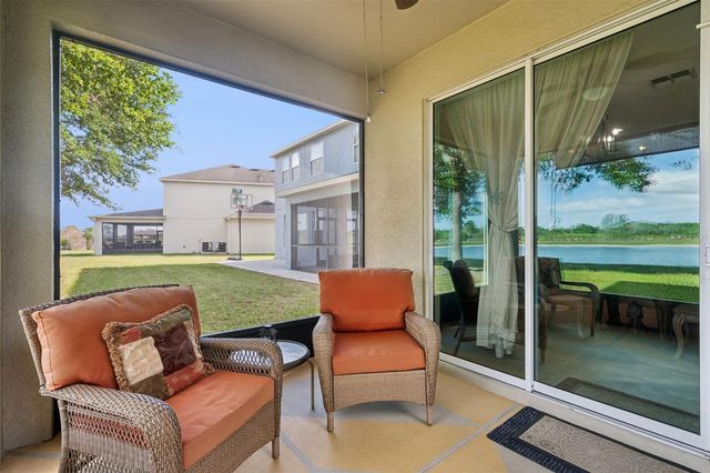 706 BAREFOOT BAY LOOP, Groveland, FL 34736