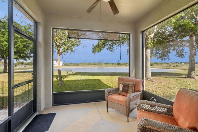 706 BAREFOOT BAY LOOP, Groveland, FL 34736