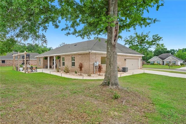 10095 Desiree Court S, Theodore, AL 36582