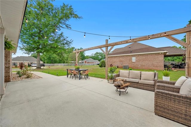 10095 Desiree Court S, Theodore, AL 36582