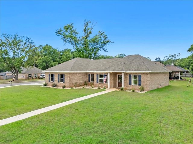 10095 Desiree Court S, Theodore, AL 36582