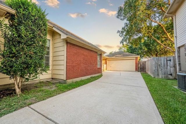 4230 Torrey Creek Lane, Houston, TX 77014