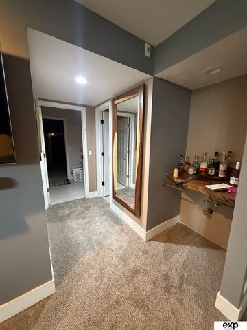 5538 S 152nd Street, Omaha, NE 68137
