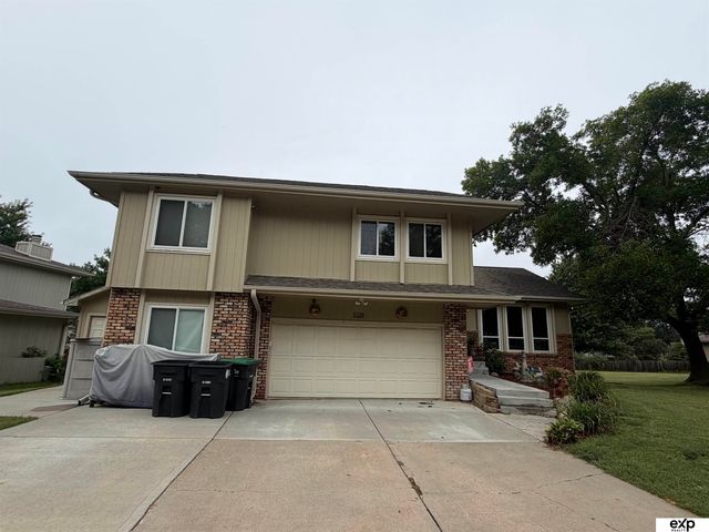 5538 S 152nd Street, Omaha, NE 68137