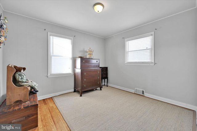 16 BERKLEY DR, Middletown, PA 17057