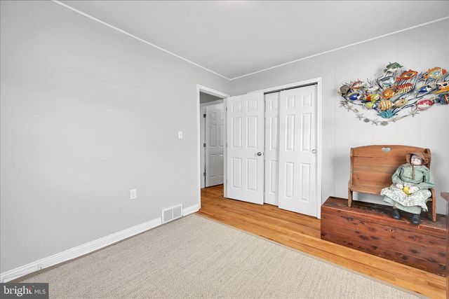 16 BERKLEY DR, Middletown, PA 17057