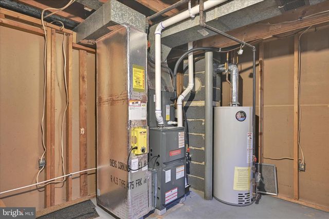 16 BERKLEY DR, Middletown, PA 17057