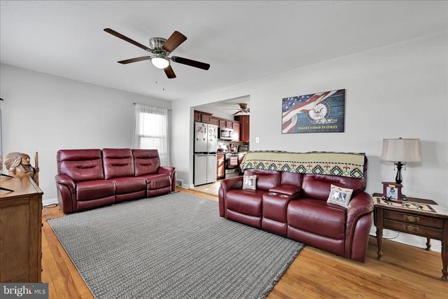 16 BERKLEY DR, Middletown, PA 17057