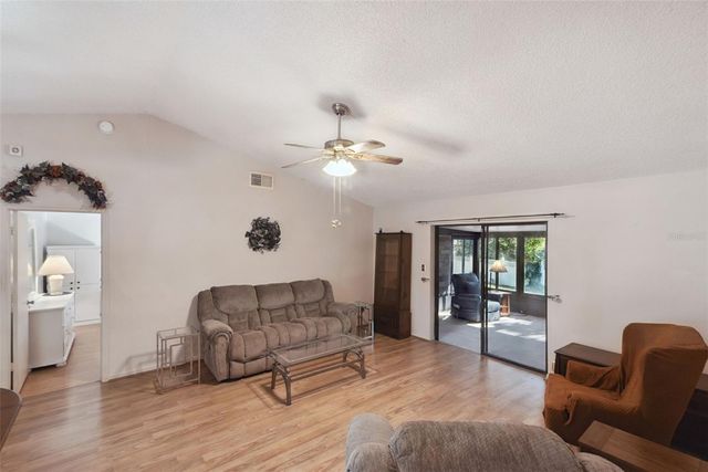 921 N 4TH AVENUE, Deltona, FL 32725