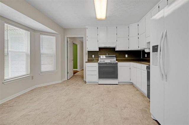 145 Deer Ridge Court, Mcdonough, GA 30252
