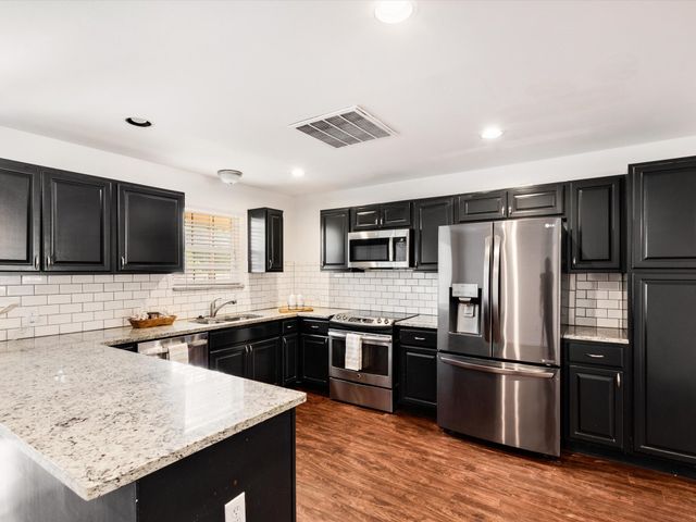 2222 Woodoak Drive, Irving, TX 75060