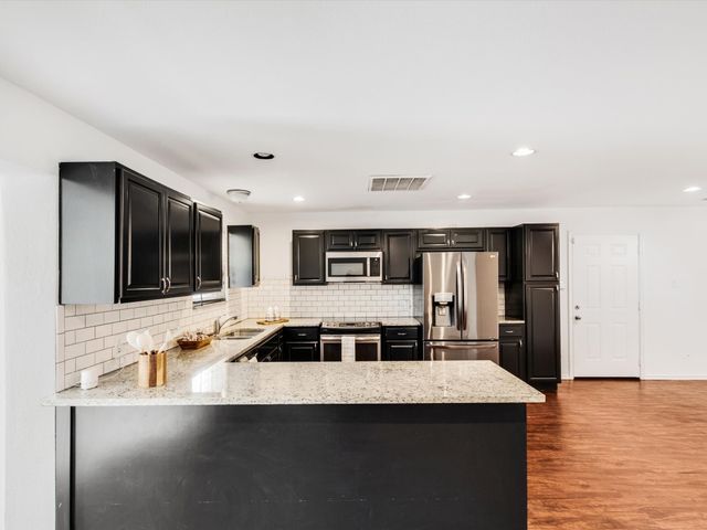 2222 Woodoak Drive, Irving, TX 75060