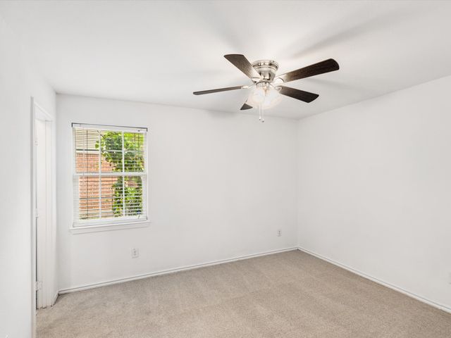 2222 Woodoak Drive, Irving, TX 75060