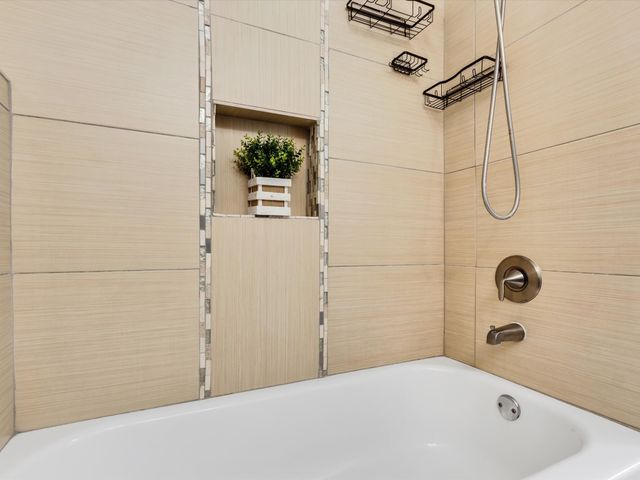 2222 Woodoak Drive, Irving, TX 75060