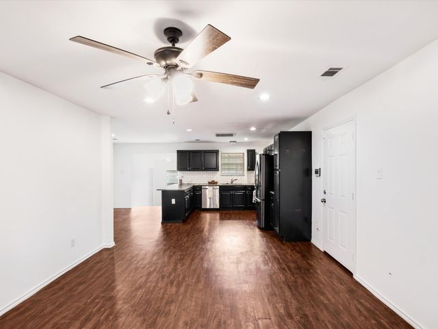 2222 Woodoak Drive, Irving, TX 75060