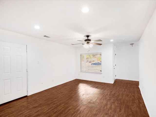 2222 Woodoak Drive, Irving, TX 75060
