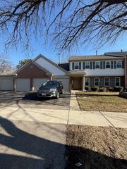 151 Brookston Drive B1, Schaumburg, IL 60193