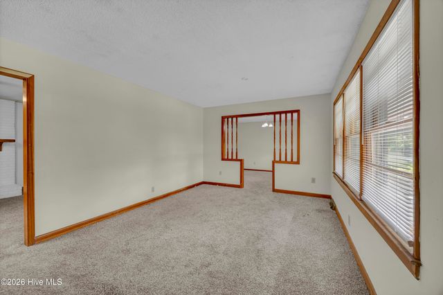 318 Englewood Drive, Wilmington, NC 28409