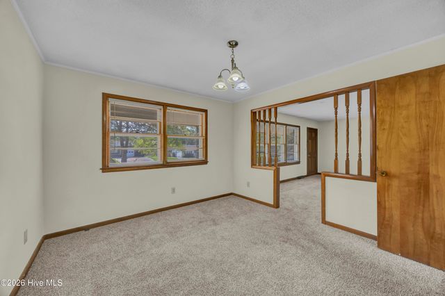 318 Englewood Drive, Wilmington, NC 28409