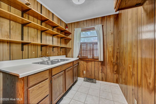 318 Englewood Drive, Wilmington, NC 28409