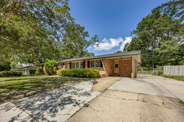 318 Englewood Drive, Wilmington, NC 28409