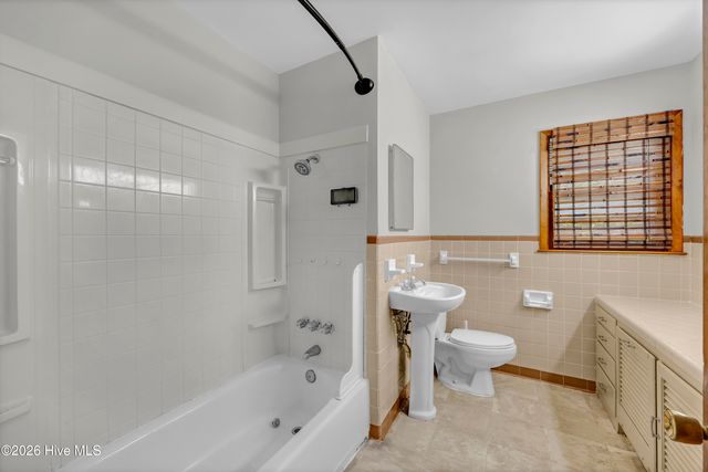 318 Englewood Drive, Wilmington, NC 28409