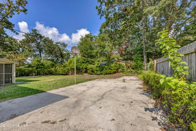 318 Englewood Drive, Wilmington, NC 28409