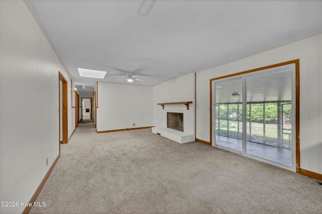 318 Englewood Drive, Wilmington, NC 28409