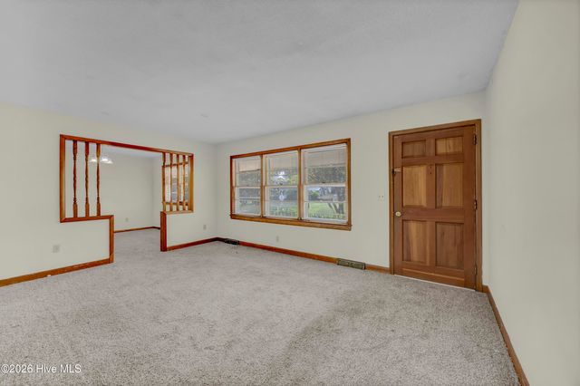 318 Englewood Drive, Wilmington, NC 28409