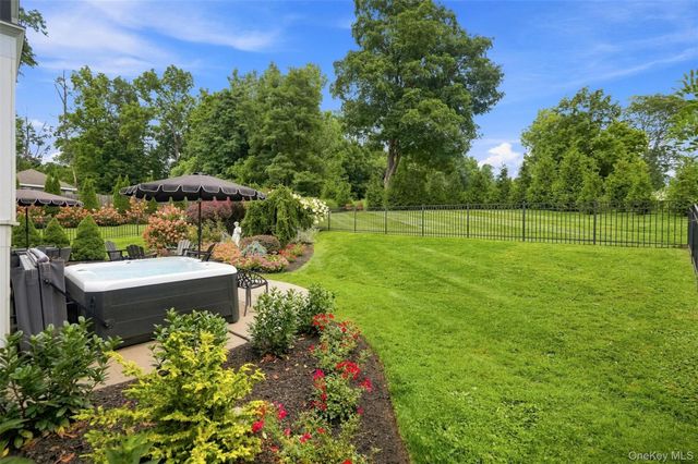 10 Country Club Road, Hopewell Junction, NY 12533