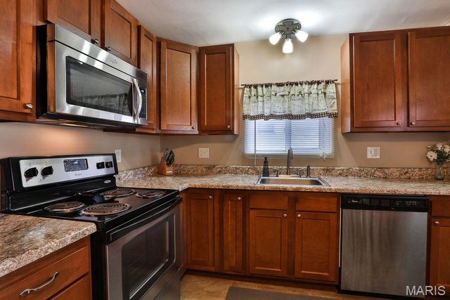 326 E Glendale Road, Webster Groves, MO 63119