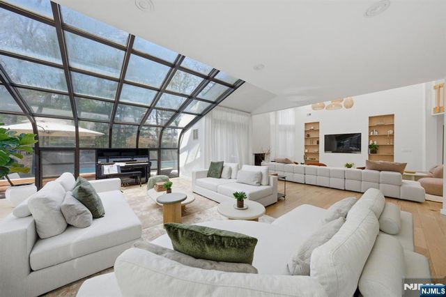 291 Truman Drive, Cresskill, NJ 07626