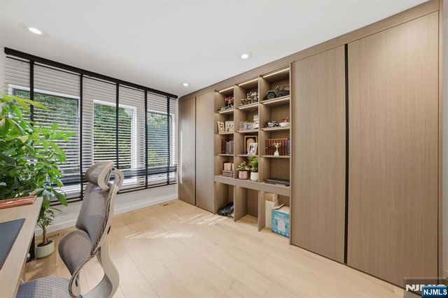 291 Truman Drive, Cresskill, NJ 07626