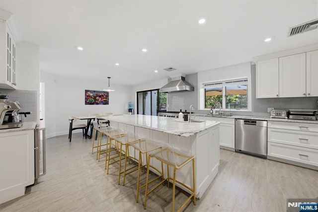 291 Truman Drive, Cresskill, NJ 07626