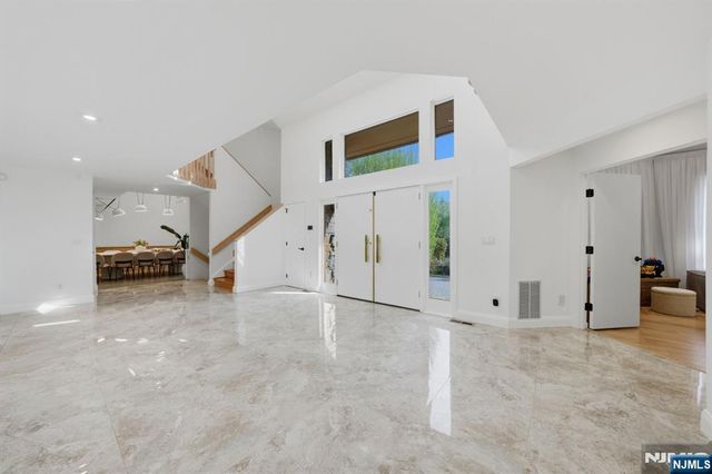 291 Truman Drive, Cresskill, NJ 07626