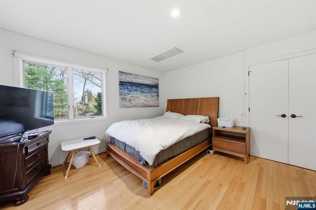 291 Truman Drive, Cresskill, NJ 07626