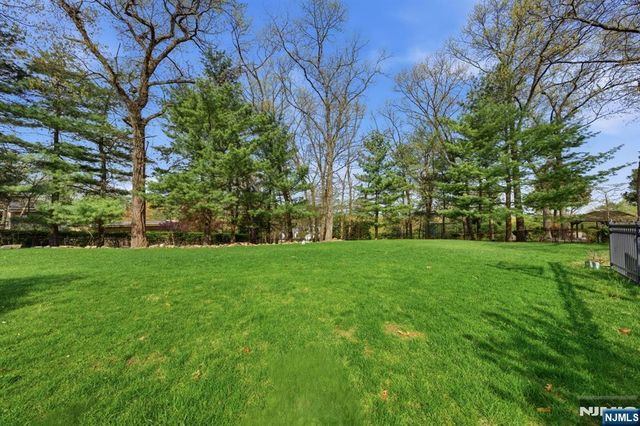 291 Truman Drive, Cresskill, NJ 07626