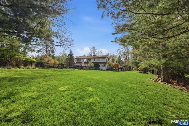 291 Truman Drive, Cresskill, NJ 07626