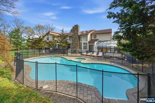 291 Truman Drive, Cresskill, NJ 07626