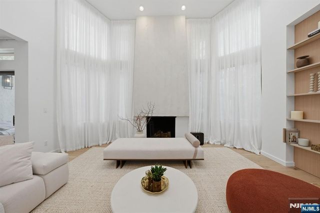 291 Truman Drive, Cresskill, NJ 07626