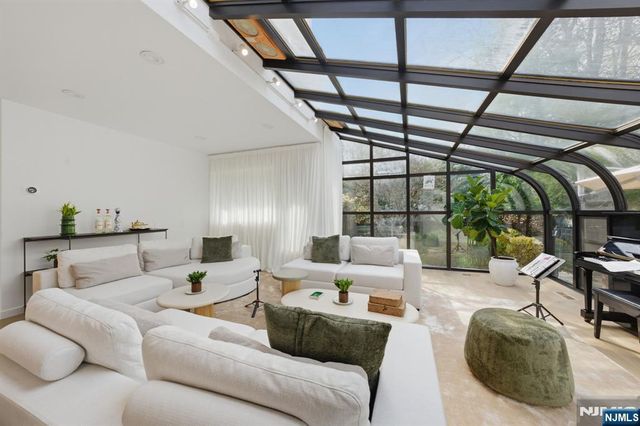 291 Truman Drive, Cresskill, NJ 07626